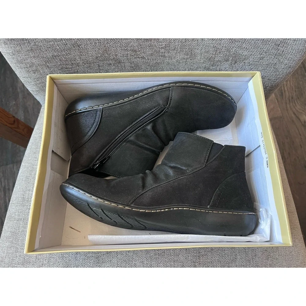 New! Ingaro Black Ankle Boots Bootie Size 9 Wide Side Zip Women's Claudia